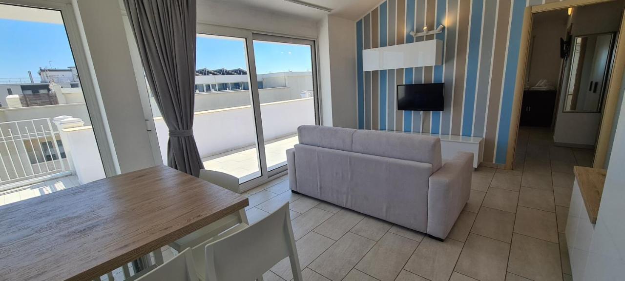 Rubino Apartments A 100Metri Dal Mare Riccione Exterior foto