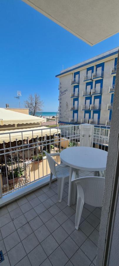 Rubino Apartments A 100Metri Dal Mare Riccione Exterior foto